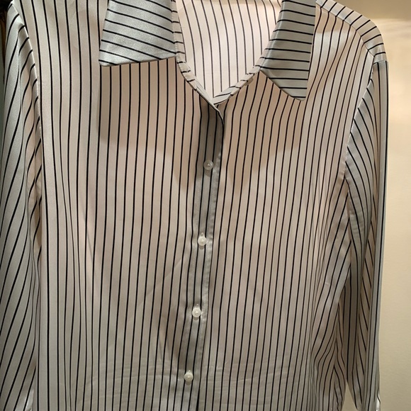 Jone New York Blouse Strip black in white.Excellent condition - Picture 2 of 16